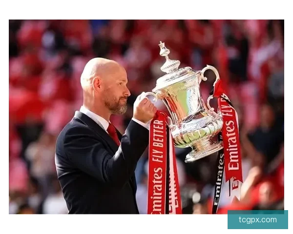 又来了滕哈格坦言仍难比肩弗格森但两年均率队夺冠以冠军为核心